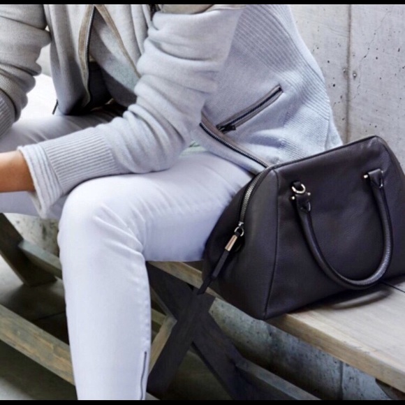 Banana Republic Handbags - Banana Republic Olivia Zip Frame Leather Satchel
